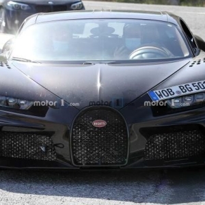 我们从外媒获取了一组布加迪Chiron新车型的路试谍照